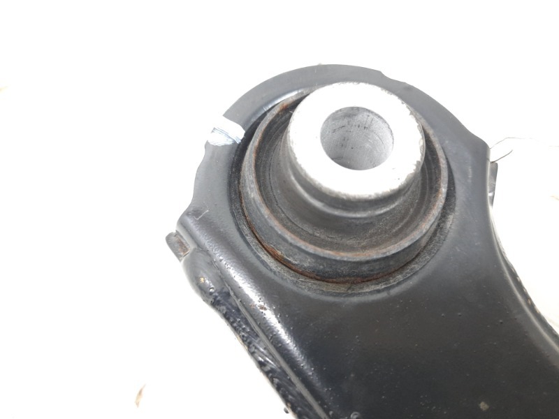 Рычаг задний правый