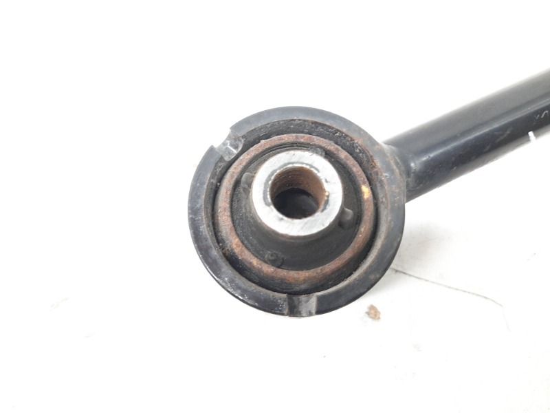 Рычаг задний правый