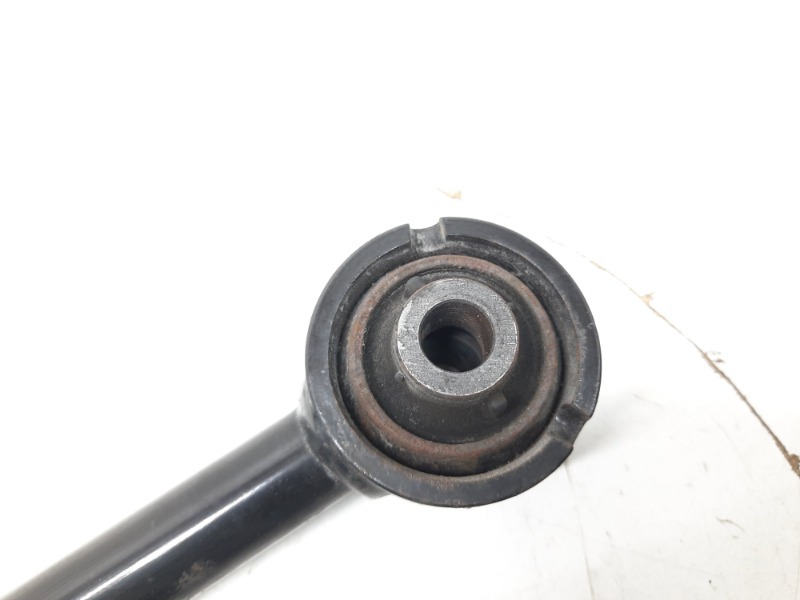 Рычаг задний левый