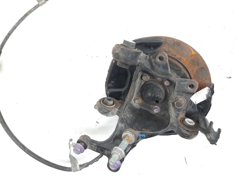 Кулак поворотный задний левый