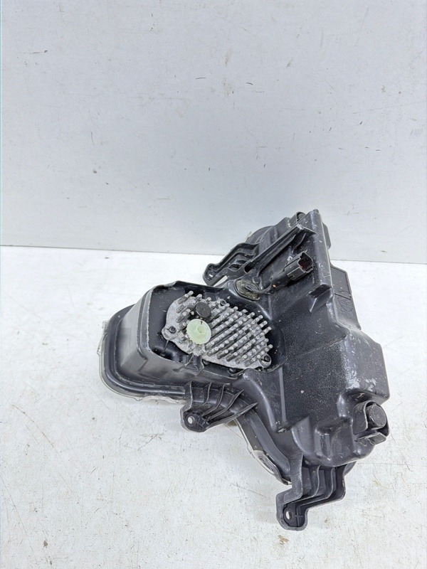 Фара противотуманная правая