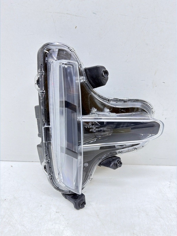 Фара противотуманная правая