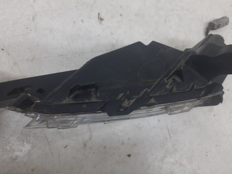 Фара противотуманная левая