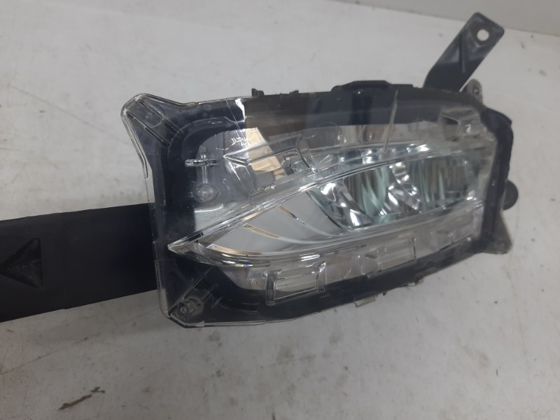 Фара противотуманная левая