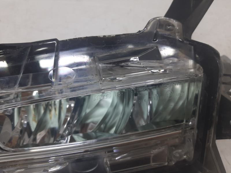 Фара противотуманная левая