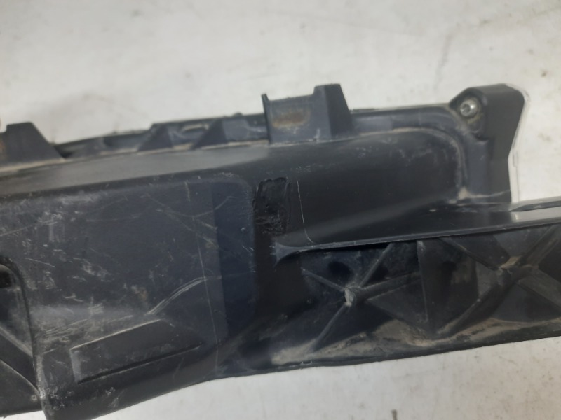 Фара противотуманная левая