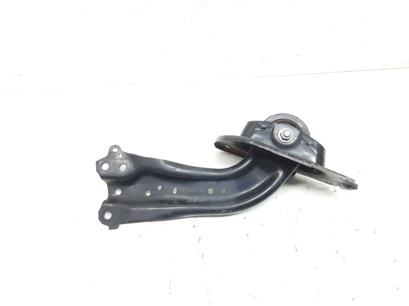 Рычаг задний правый