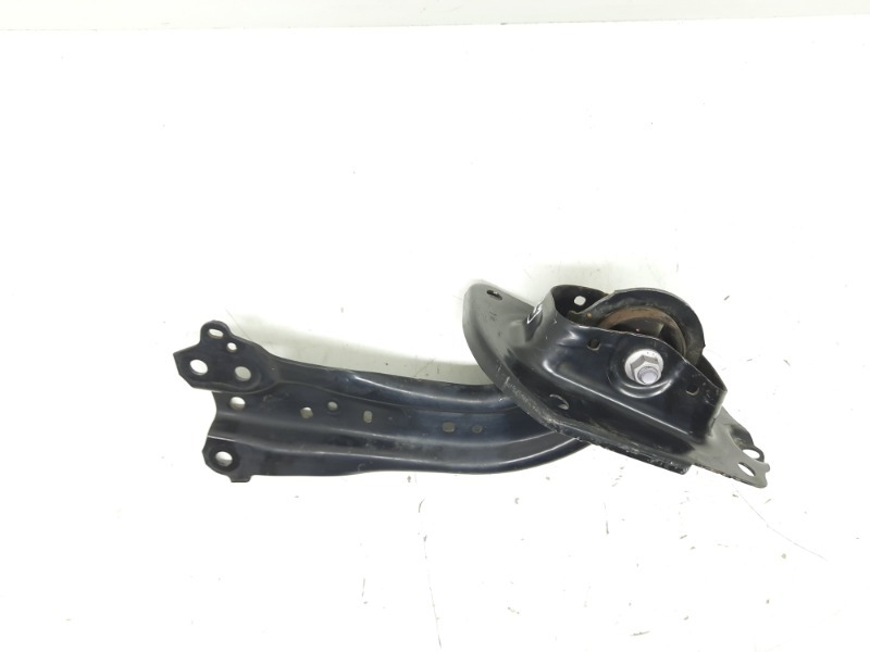 Рычаг задний правый