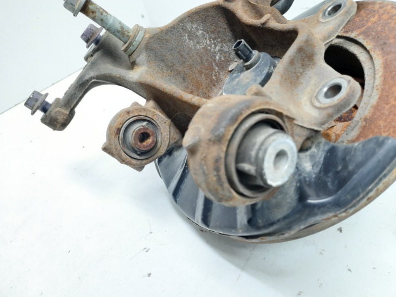 Кулак поворотный задний правый