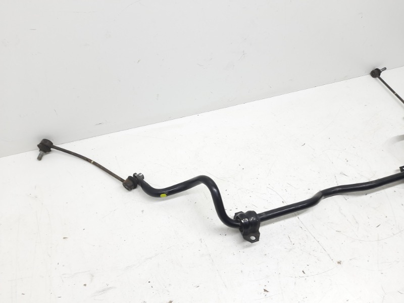 Стабилизатор передний