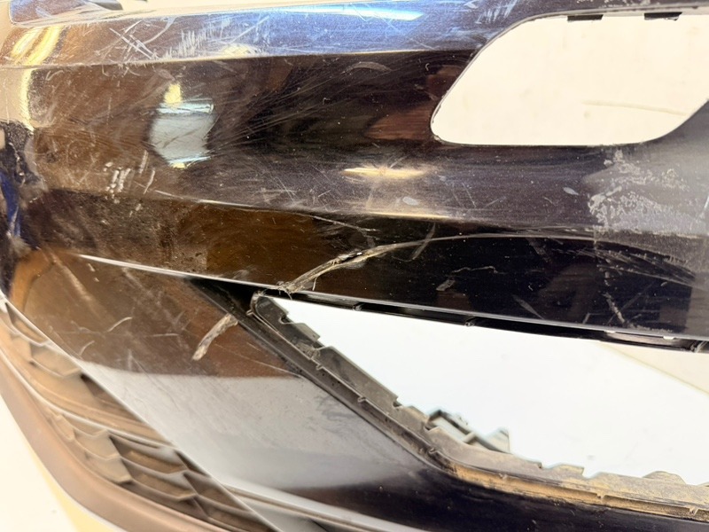 Бампер передний