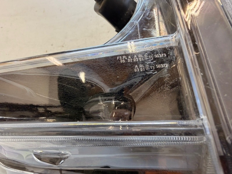 Фара противотуманная левая