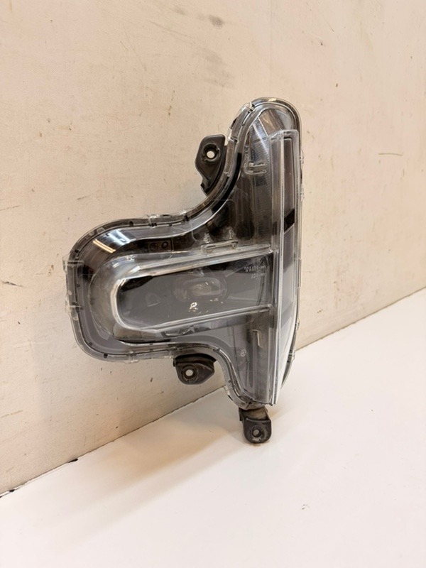 Фара противотуманная левая