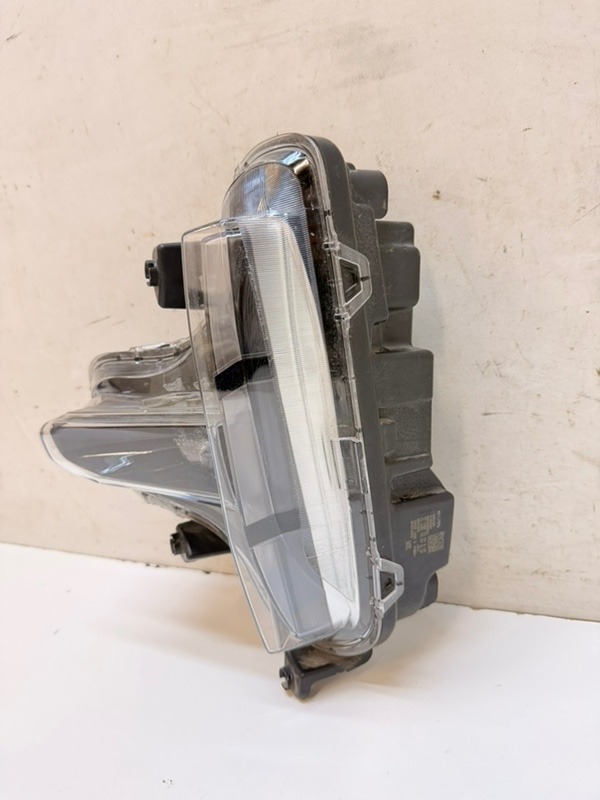 Фара противотуманная левая