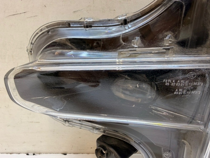 Фара противотуманная левая