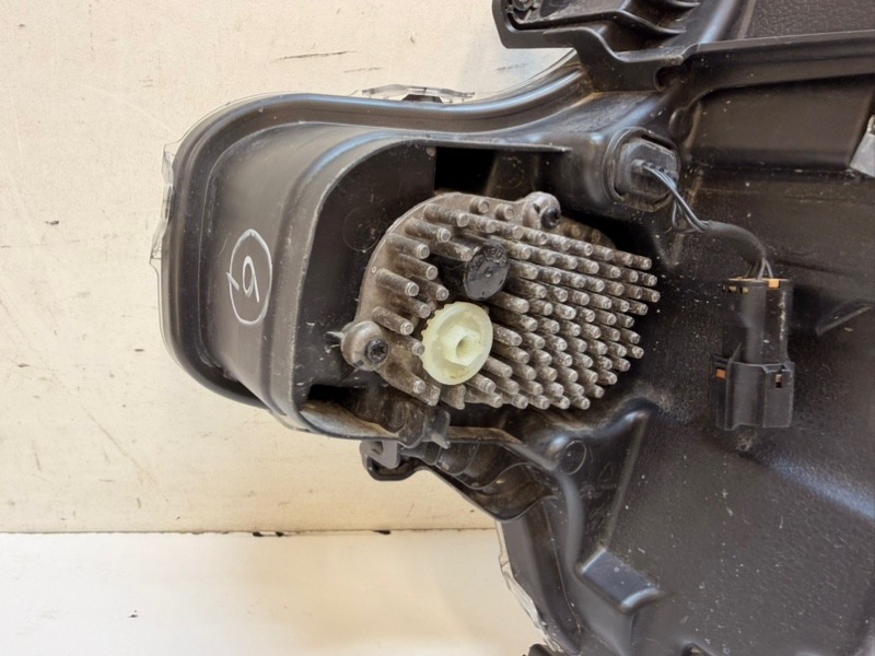 Фара противотуманная правая