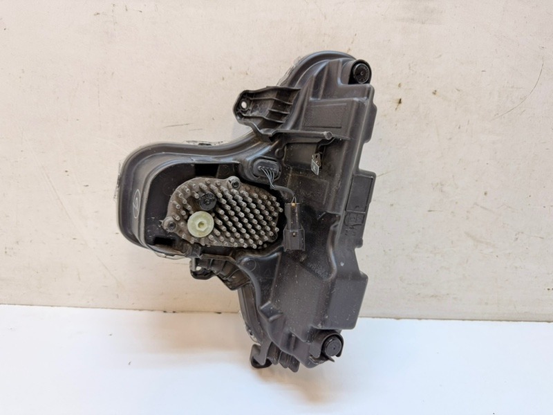 Фара противотуманная правая