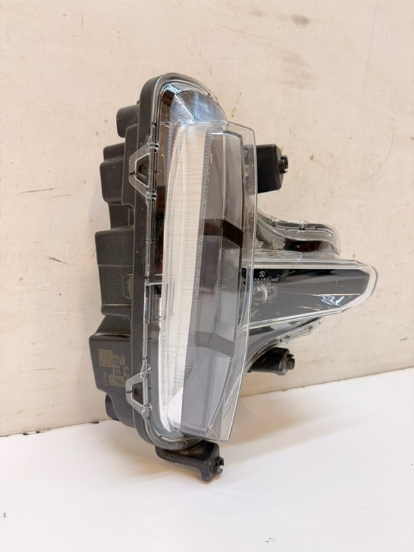 Фара противотуманная правая