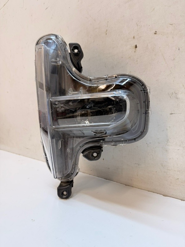 Фара противотуманная правая