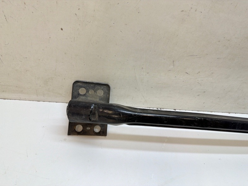 Усилитель переднего бампера