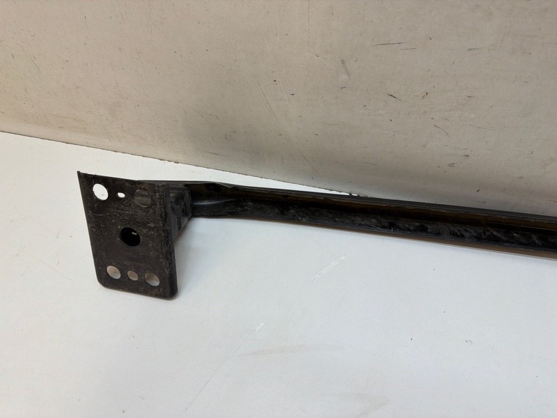 Усилитель переднего бампера