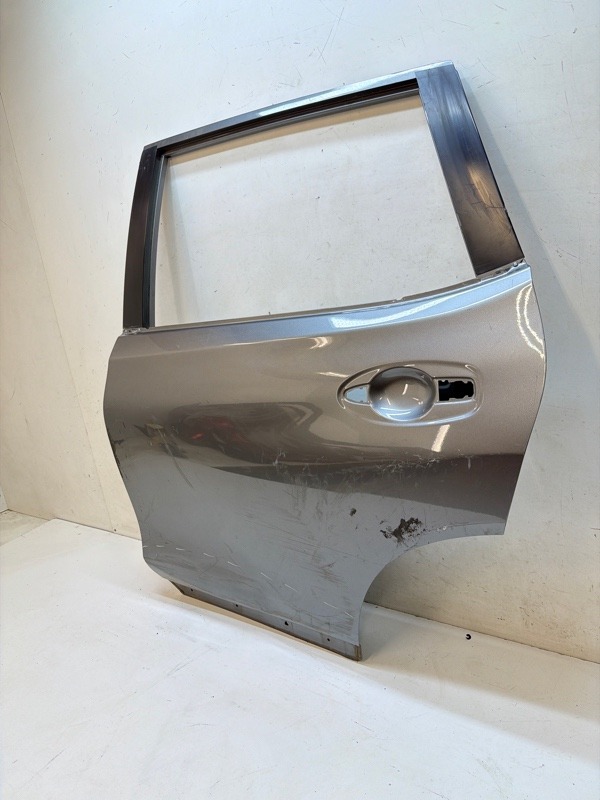 Дверь задняя левая