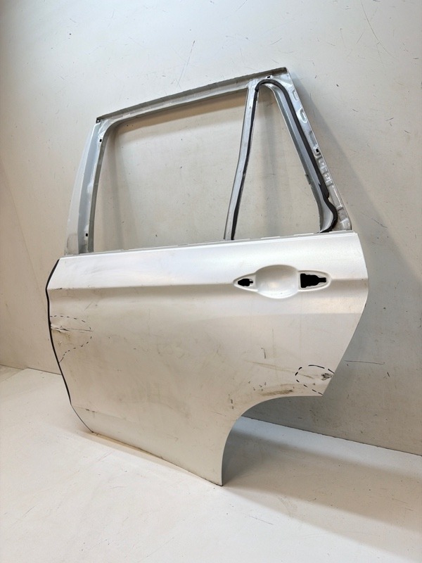 Дверь задняя левая