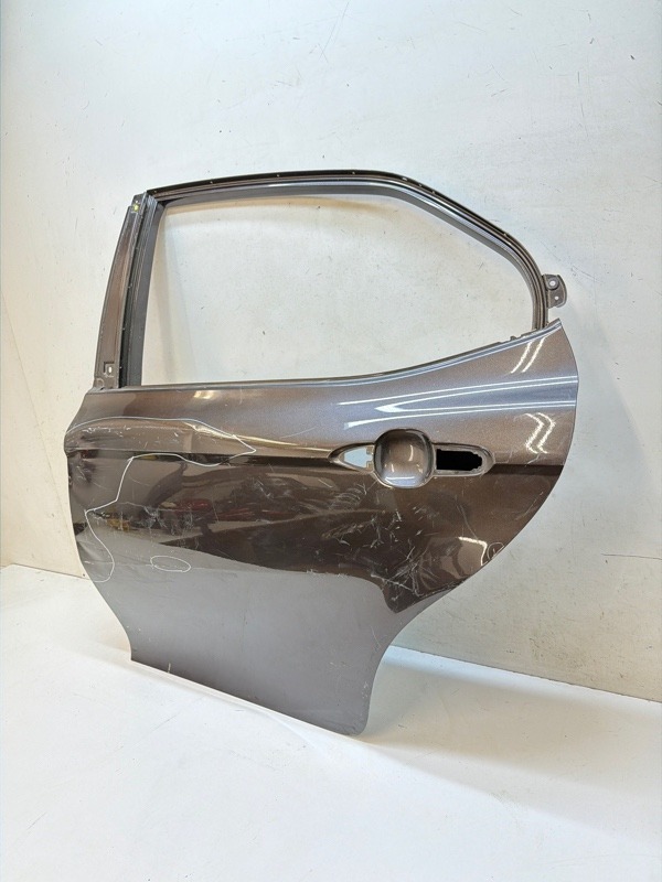 Дверь задняя левая