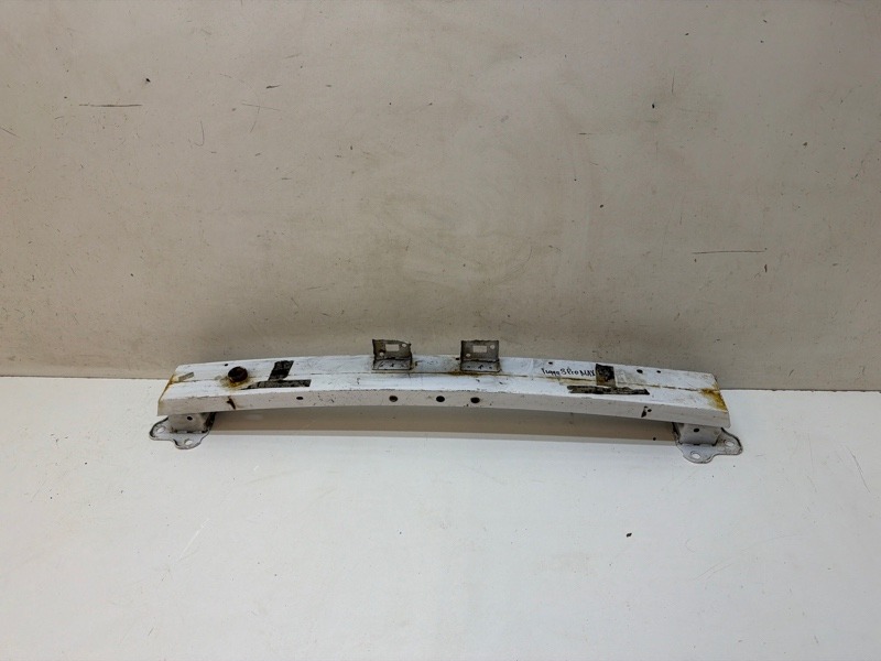 Усилитель переднего бампера