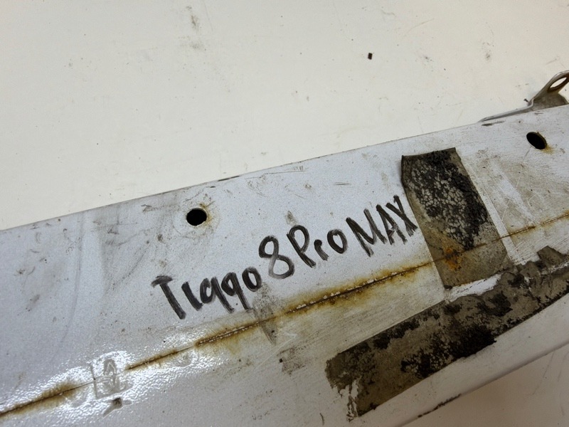 Усилитель переднего бампера