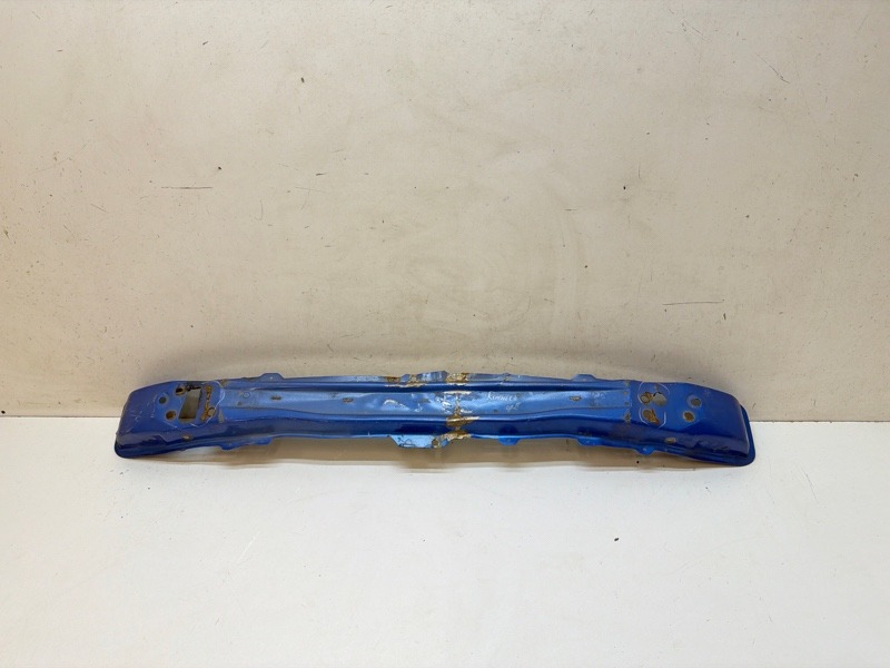 Усилитель переднего бампера