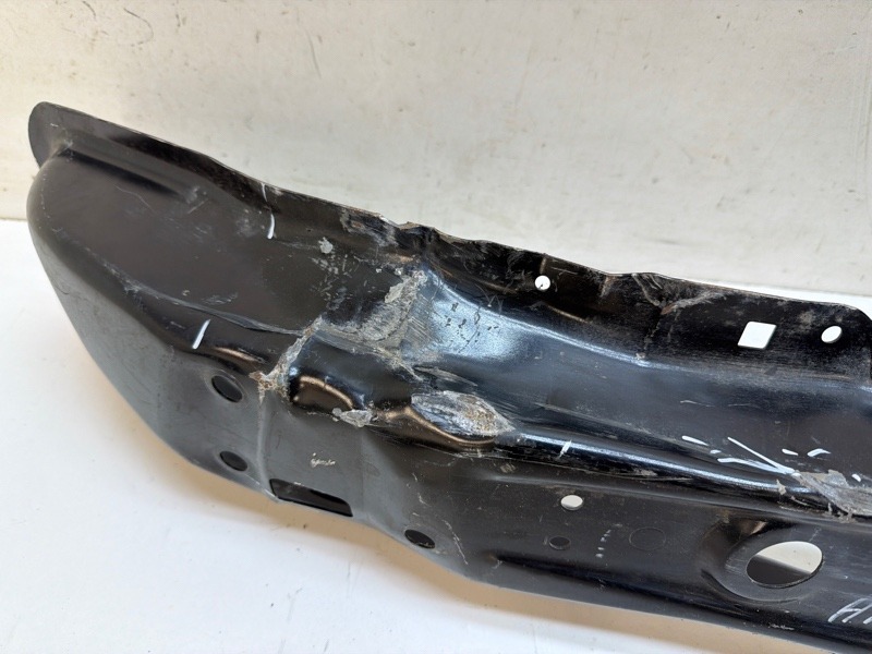 Усилитель переднего бампера