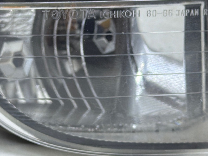 Фара противотуманная правая