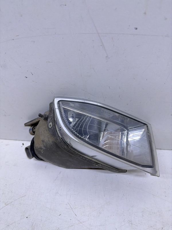 Фара противотуманная правая