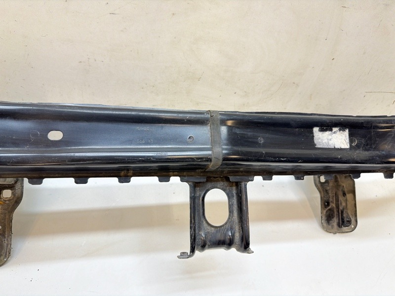 Усилитель переднего бампера