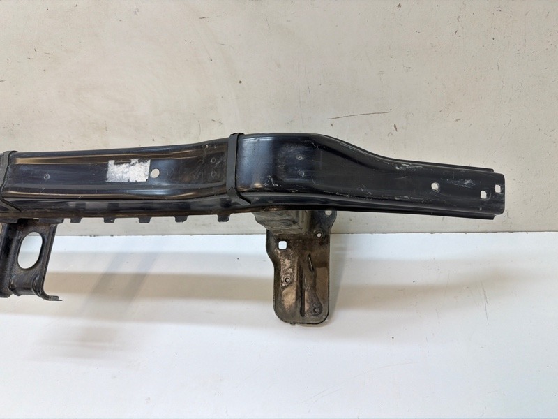 Усилитель переднего бампера