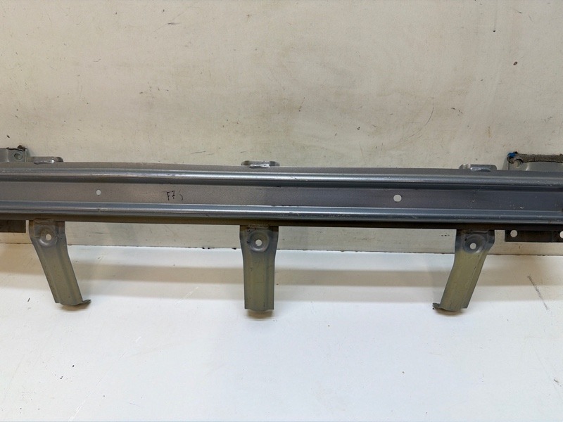 Усилитель заднего бампера