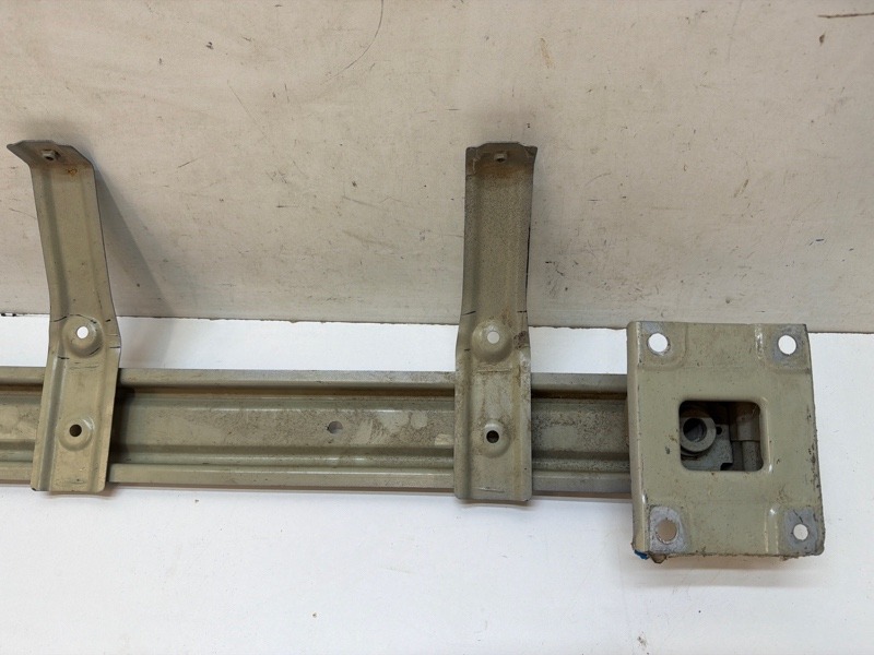 Усилитель заднего бампера