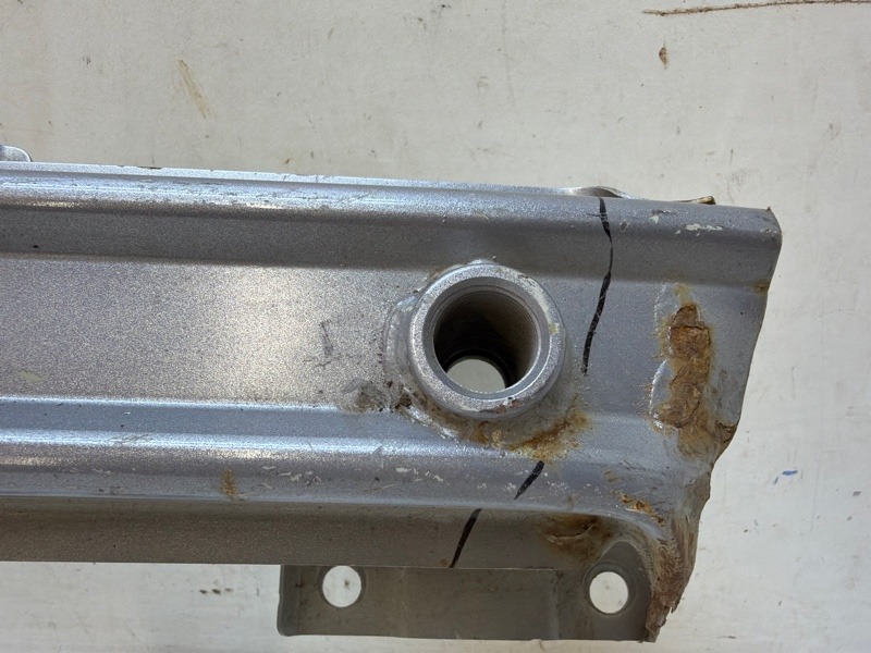 Усилитель заднего бампера