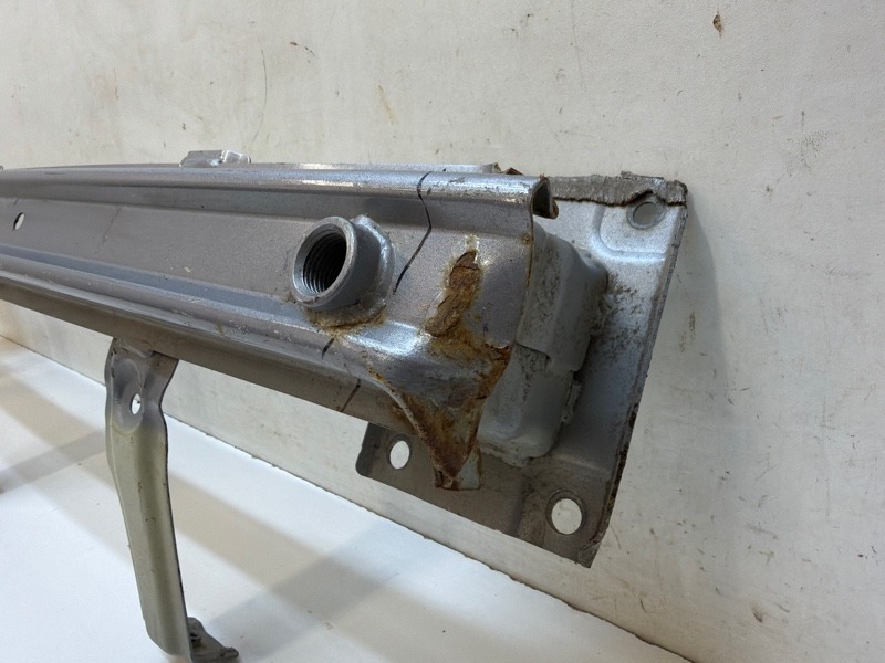 Усилитель заднего бампера