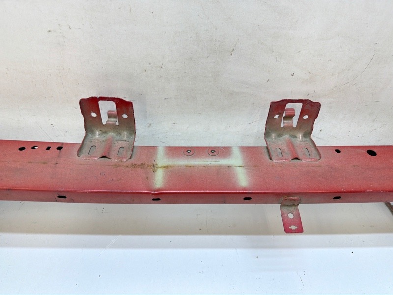 Усилитель переднего бампера