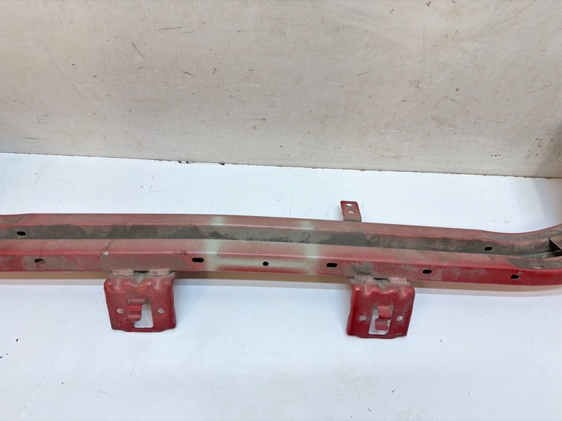 Усилитель переднего бампера