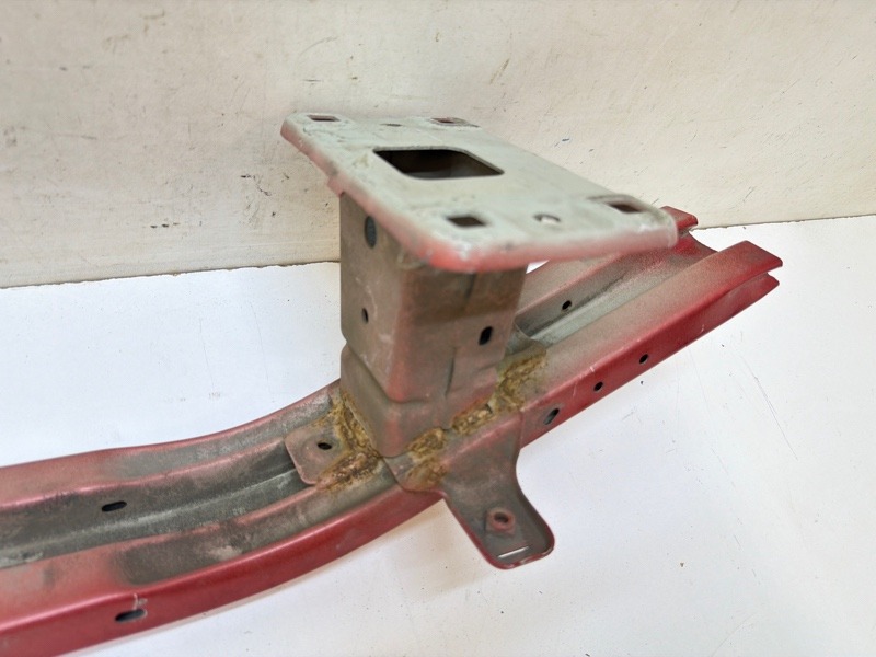 Усилитель переднего бампера