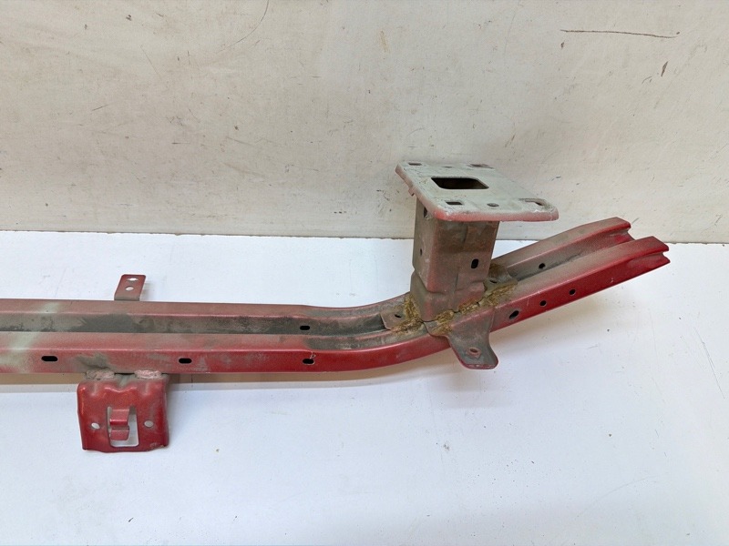 Усилитель переднего бампера