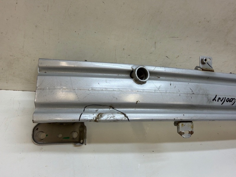 Усилитель переднего бампера