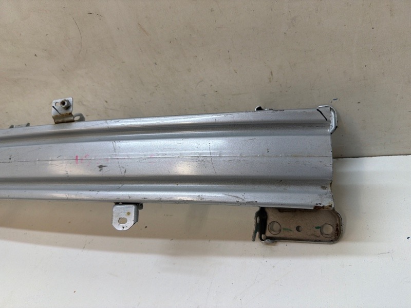 Усилитель переднего бампера