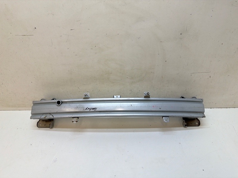 Усилитель переднего бампера