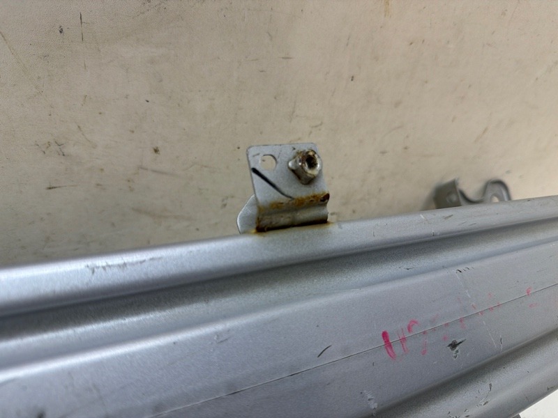 Усилитель переднего бампера