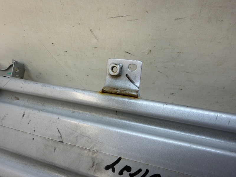 Усилитель переднего бампера