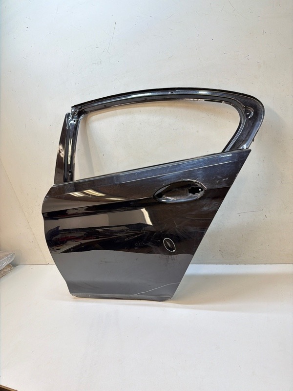 Дверь задняя левая